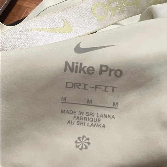 Nike Pro top - Picture 5 of 5